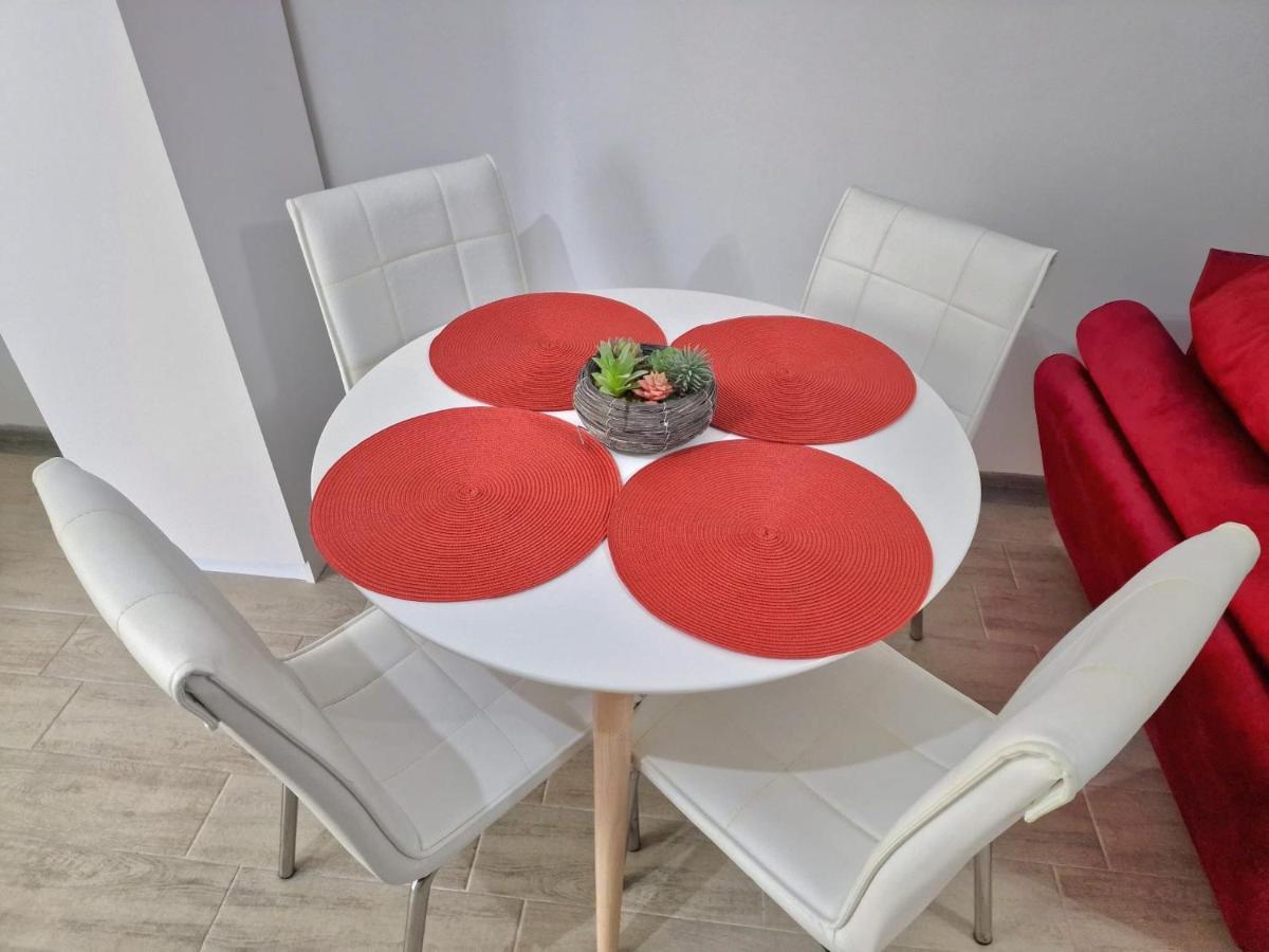 Red.96 Apartamento Năvodari Exterior foto